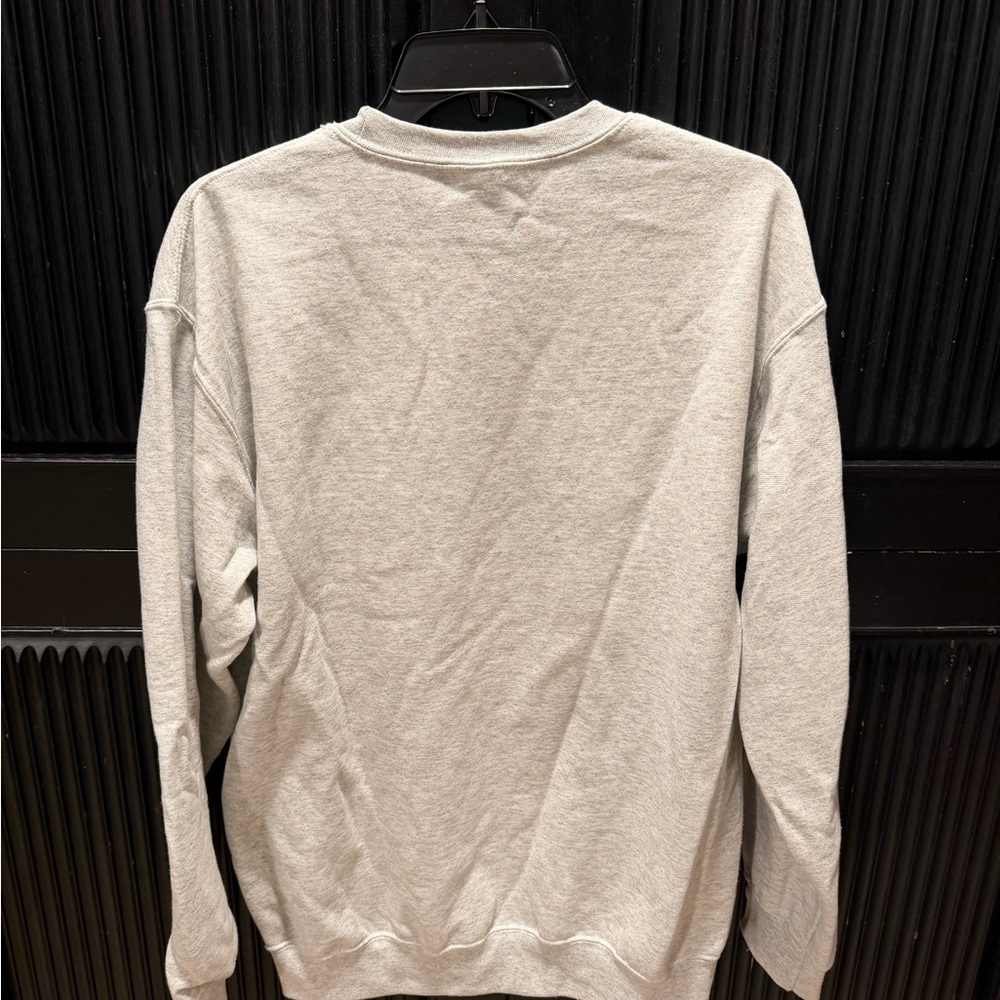 Gildan Gray Crewneck Sweatshirt with Red and Gold Kansas City Chiefs Logo - Picture 3 of 3